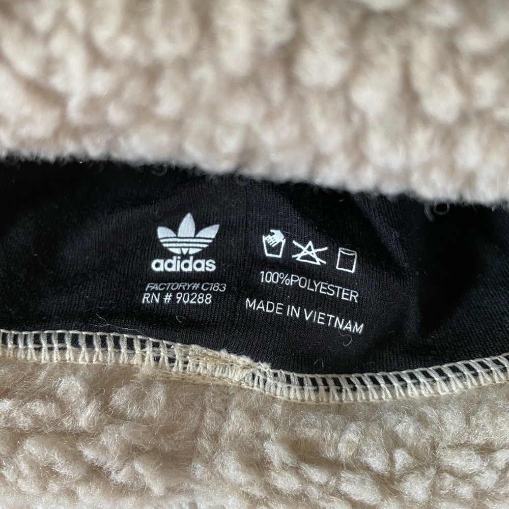 NWT adidas Women’s Originals Nova Beanie - Picture 12 of 12